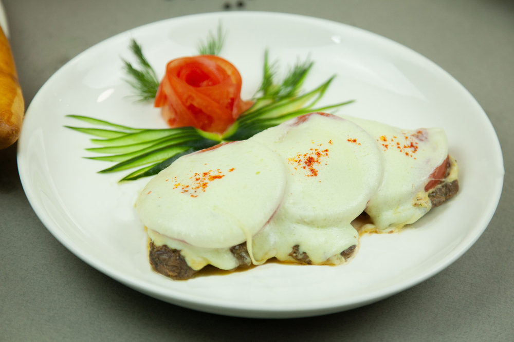 Мясо по-французски