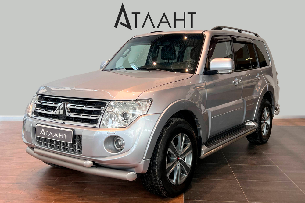 Mitsubishi Pajero, 2012 год