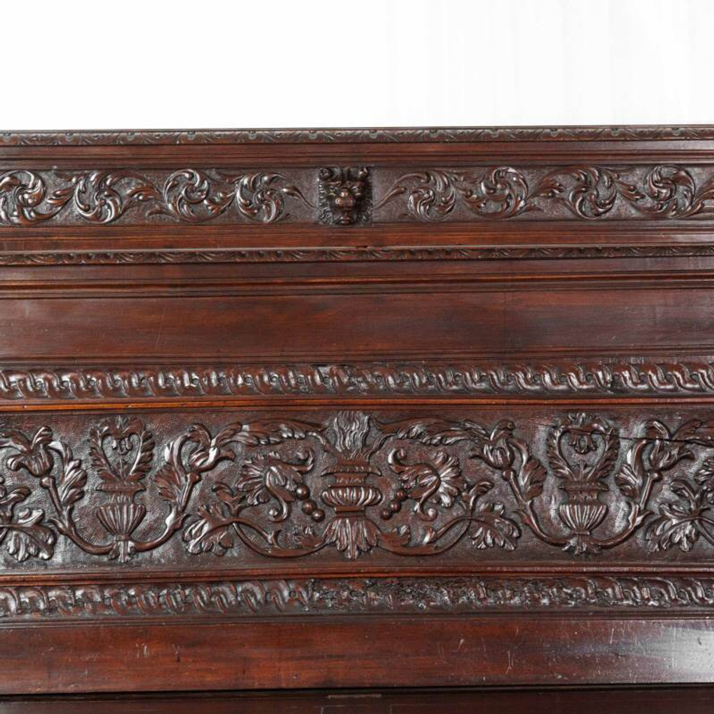 Дубовая скамья