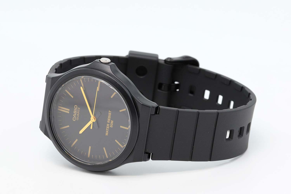 Часы Casio MW-240-1E2VEF