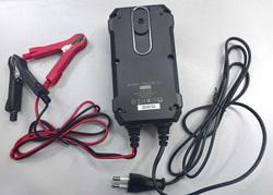 Автомобильное зарядное устройство BERKUT Specialist BC-04A