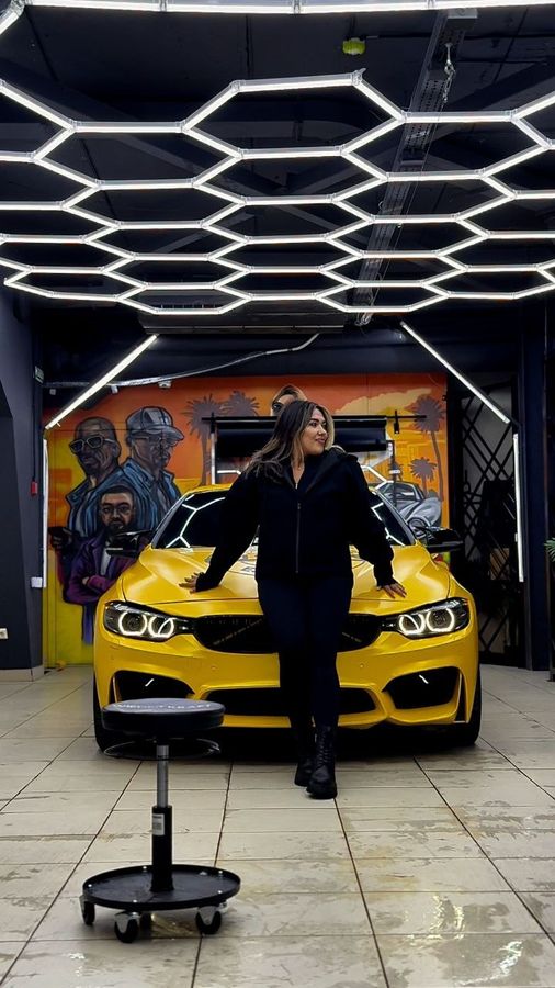 BMW 4 виниловая сатиновая плёнка Carbins Flash Yellow ML-15🍌 совместно с детейлинг центром "Los Santos"