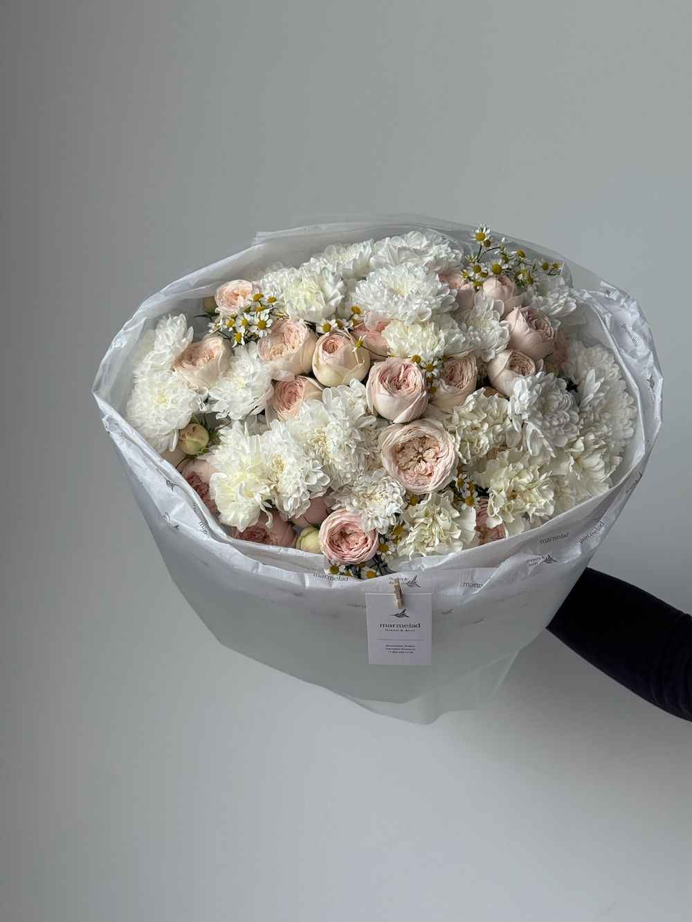 Букет сборный в нежно розовых оттенках размер L