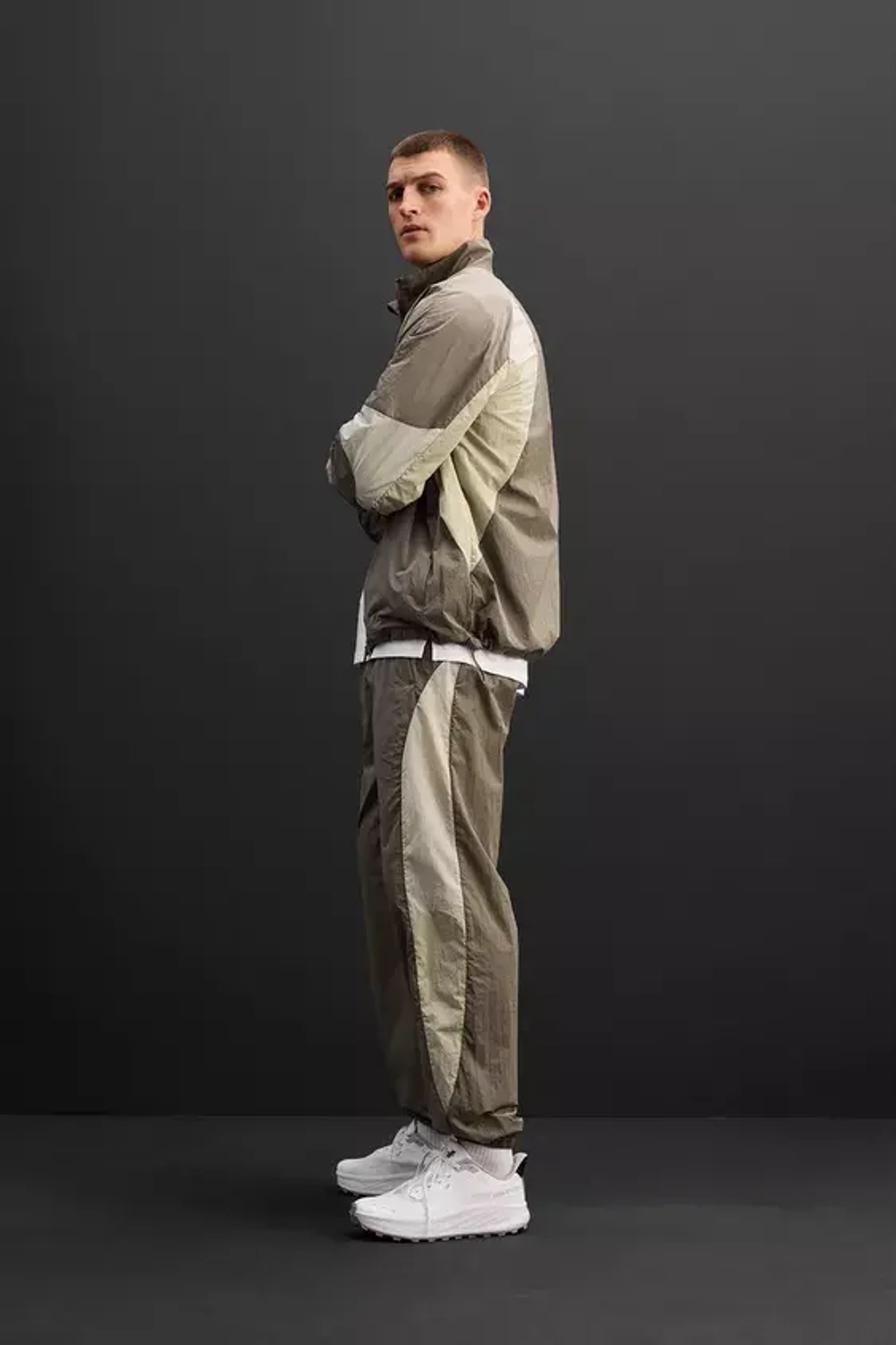 ZARA КУРТКА В СТИЛЕ КОЛОР-БЛОК ИЗ ВЫСОКОТЕХНОЛОГИЧНОЙ ТКАНИ, ПЕСОЧНЫЙ