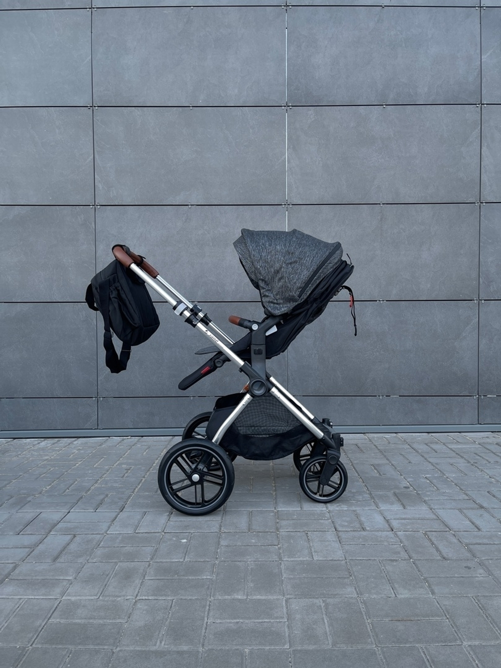 Коляска-автолюлька+прогулочный блок Luxmom 701 / цвета