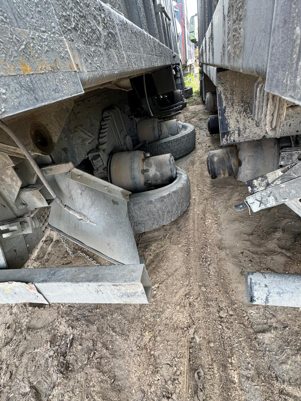 FAW J6 8x4 Самосвал СА3310Р66K24T4E5 (Дизельный, 11,1 л, 420 л.с., МТ)