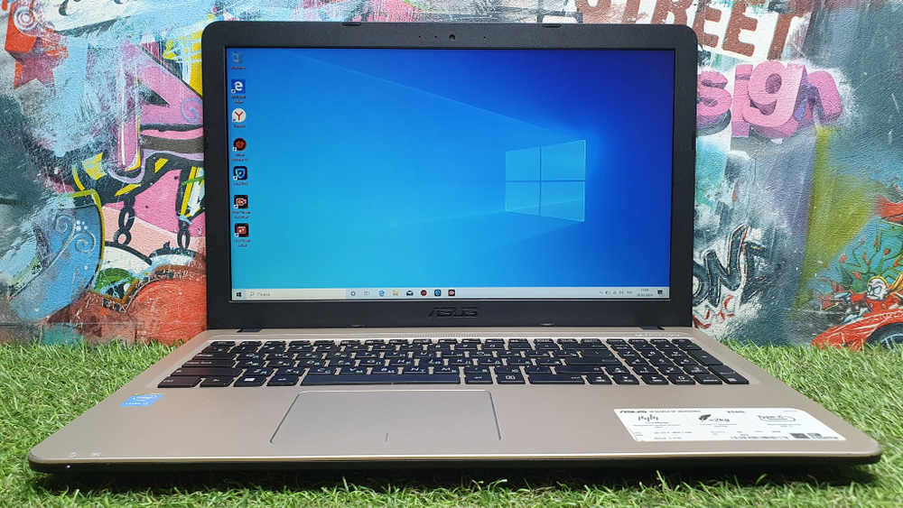 Ноутбук ASUS i3-5/4Gb/FHD
