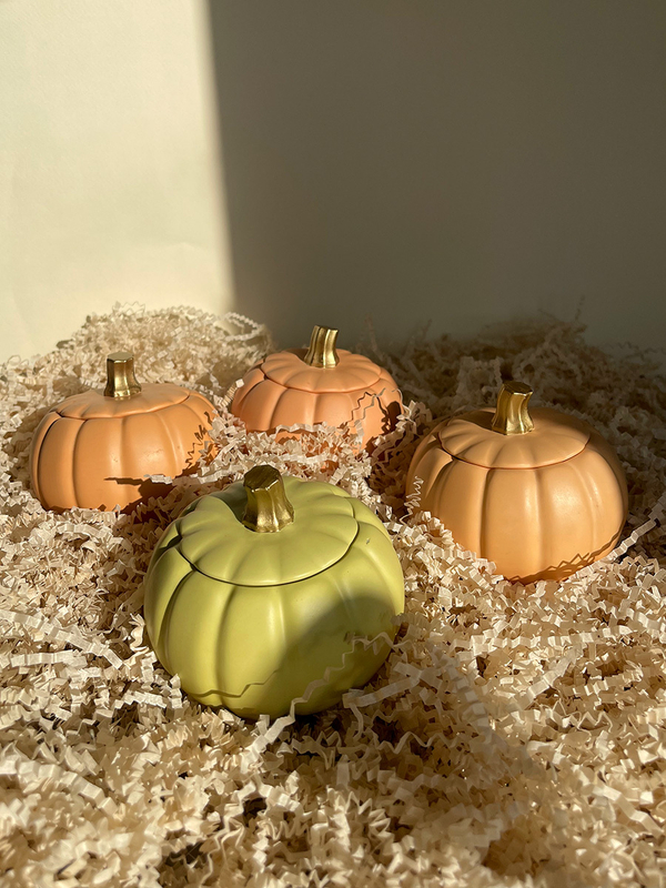 Свеча ароматическая PUMPKIN с ароматом "Тыквенное суфле"