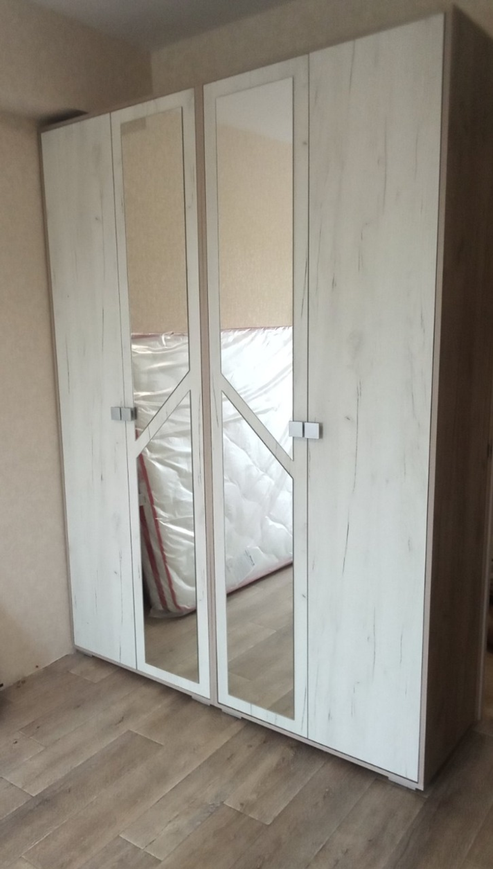 Шкаф 4-х створ. д/белья и одежды Ольга-17 дуб крафт серый/дуб крафт белый