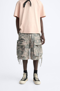 ZARA ШОРТЫ КАРГО ИЗ ТКАНИ С ЭФФЕКТОМ ПОТЕРТОСТИ И ПРИНТОМ, СЕРЫЙ
