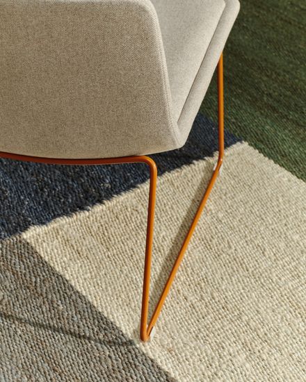 Zahara Стул со стальными ножками полиэстер бежевый La Forma Испания 