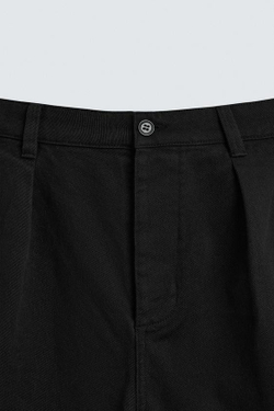 ZARA ШОРТЫ RELAXED FIT СО СКЛАДКАМИ, ЧЕРНЫЙ