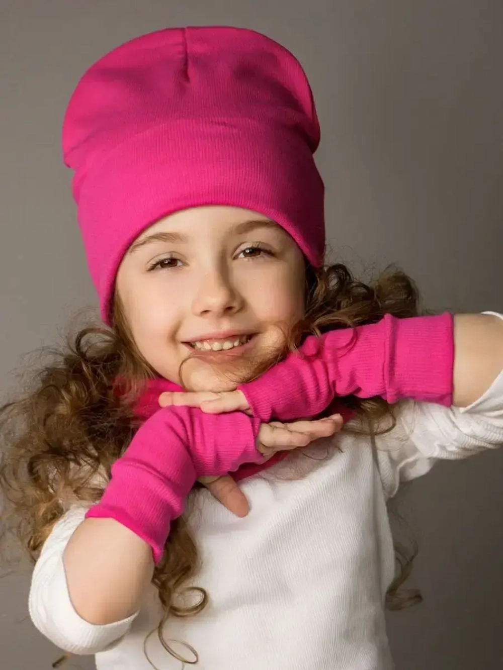 Шапка детская со снудом и митенками