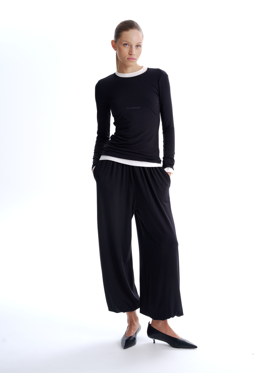 Лонгслив приталенный "(dis)balance" черный