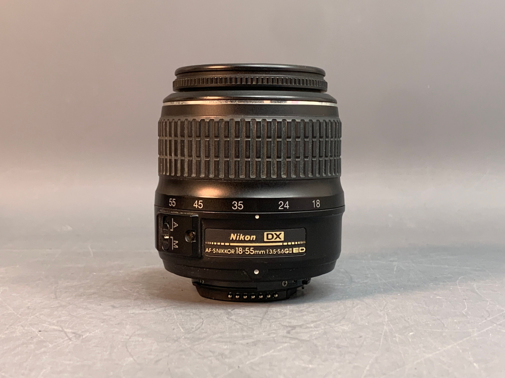 Nikon D40 kit 18-55mm 3.5-5.6G II ED 28.000 кадров