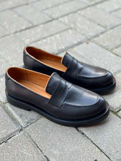 LOAFERS BLACK Sample