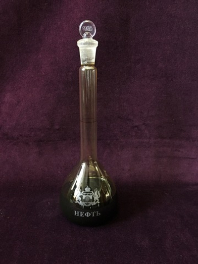 Сувенир нефтью