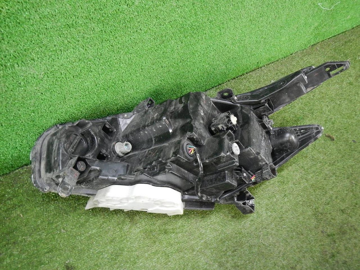 Фара правая Nissan Murano Z52 (2014-2022) LED