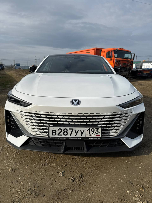 Changan UNI-V DLX 1.5T 7DCT