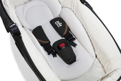 Автокресло Joie Calmi с Базой Joie I-Base Encore Eclipse