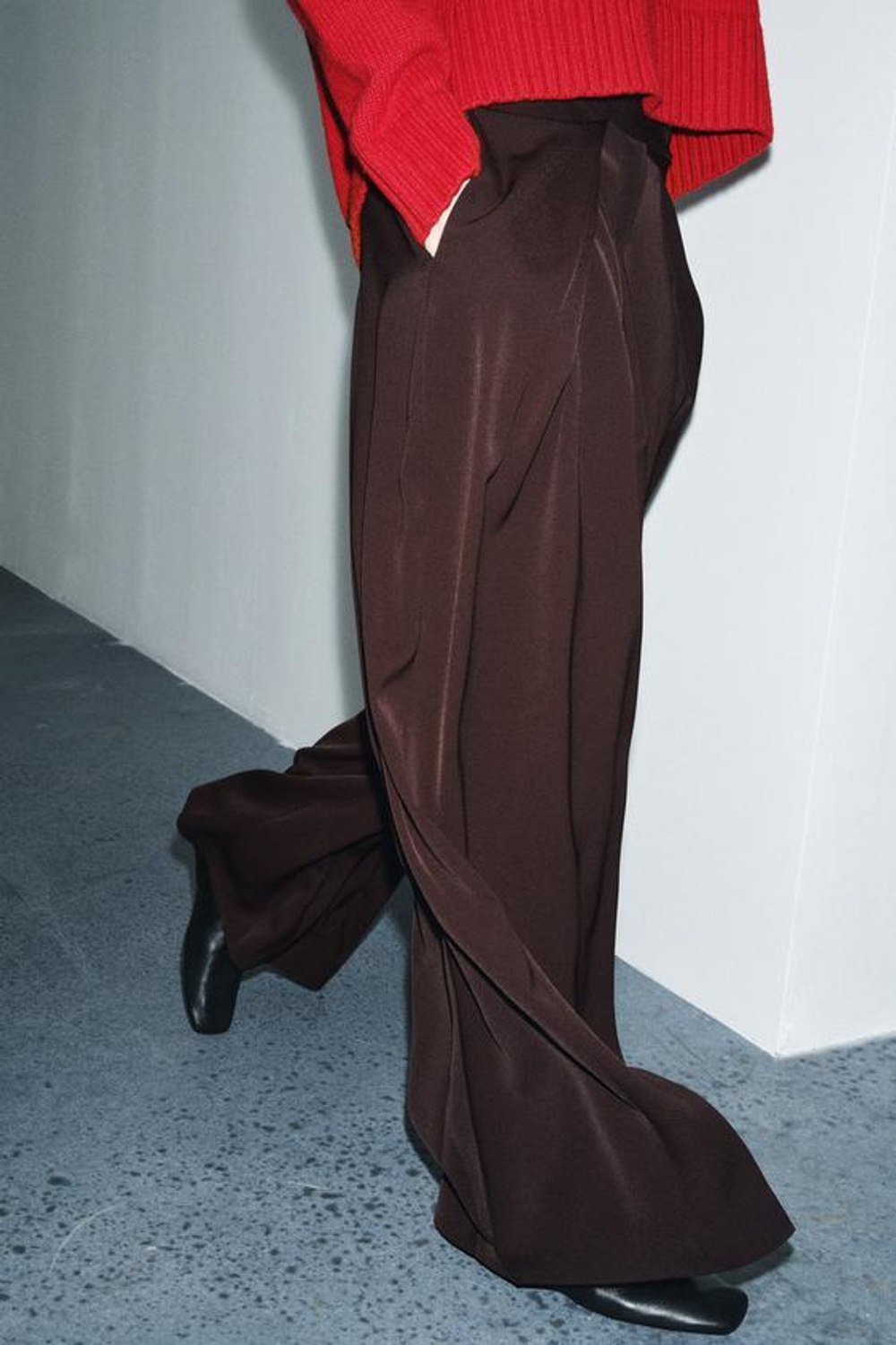 ZARA СВОБОДНЫЕ БРЮКИ С ЗАЩИПАМИ — ZW COLLECTION, КОРИЧНЕВЫЙ