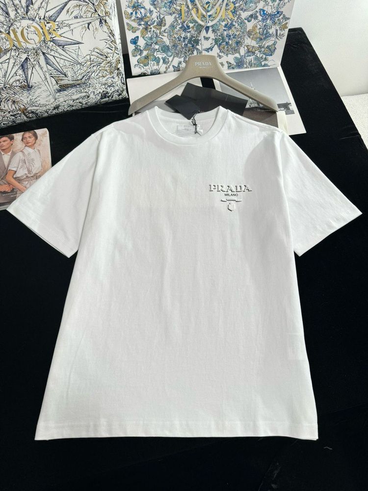 Футболка Prada