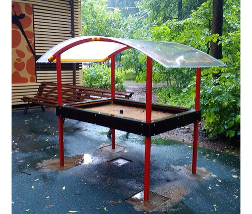 Крытая песочница для детей-инвалидов