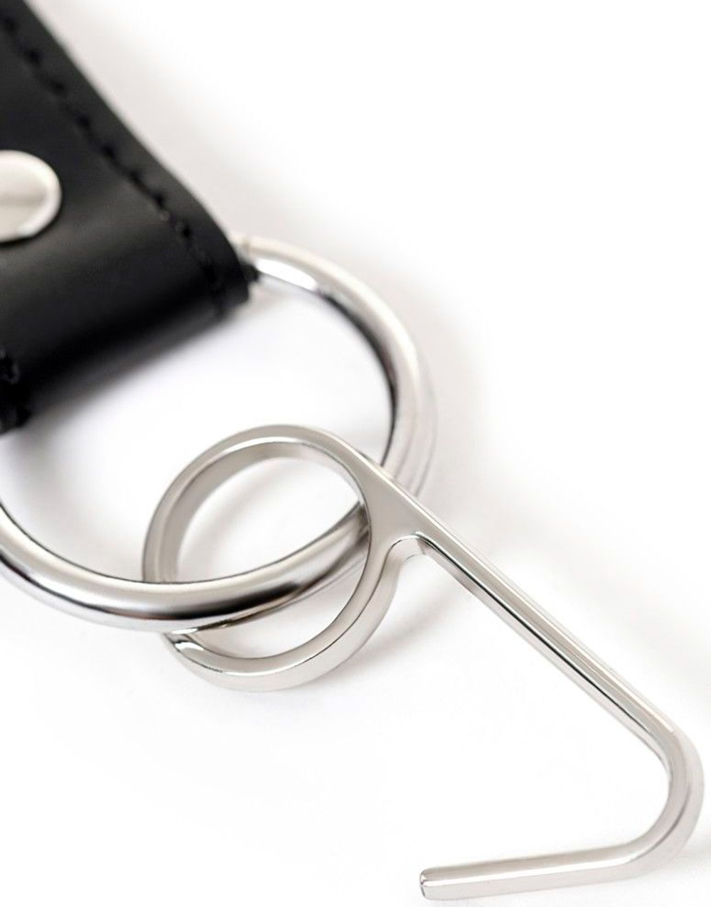 Кляп-крючок ToyFa Theatre на чёрном кожаном ремешке