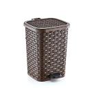 Ведро мусорное с педалью 6 л плетёное коршт