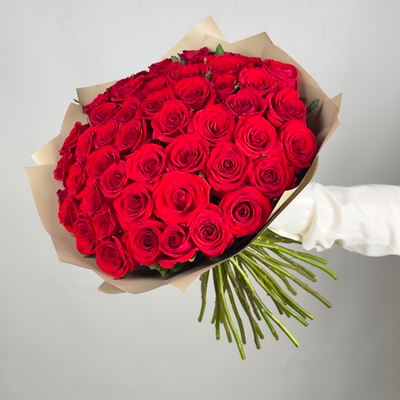 Букет цветов из 51 красной розы Россия 40 см