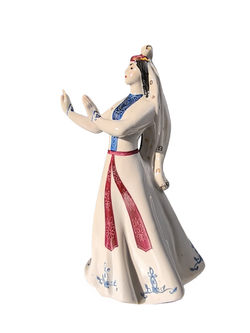 Фарфоровая статуэтка "Грузинский танец" КЭКХЗ