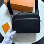 Сумка-мессенджер Louis Vuitton