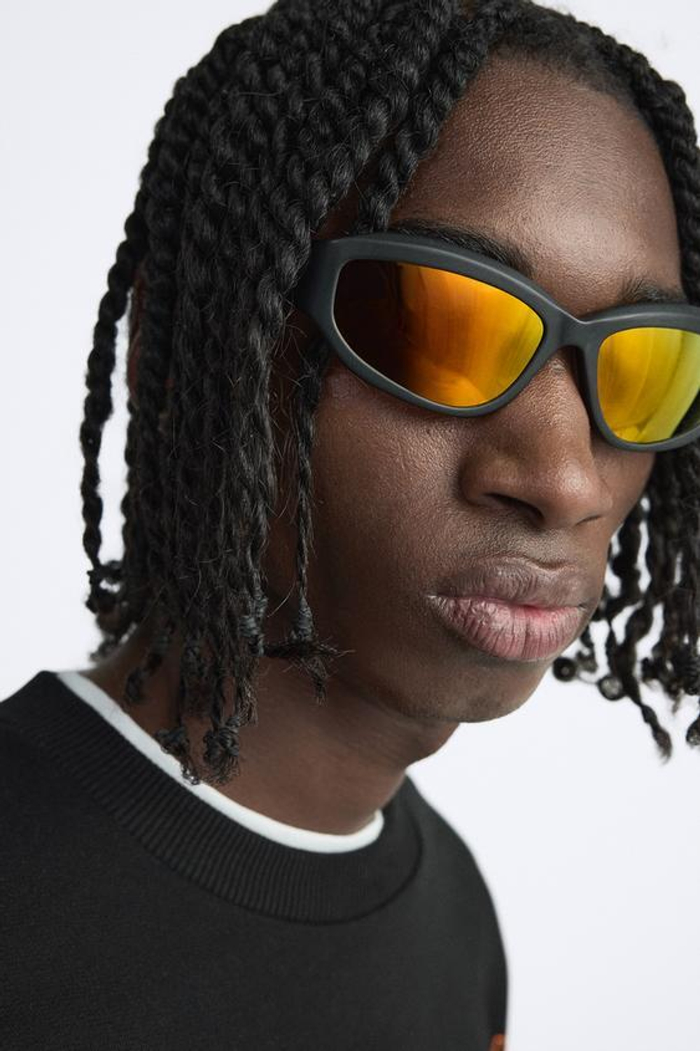 ZARA СОЛНЦЕЗАЩИТНЫЕ ОЧКИ В ОВАЛЬНОЙ ОПРАВЕ, ЧЕРНЫЙ