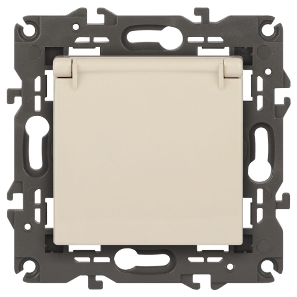 Розетка ЭРА Elegance 14-2103-02 с заземлением 2P+E Schuko со шторками с крышкой 16A-250В IP20 слоновая кость