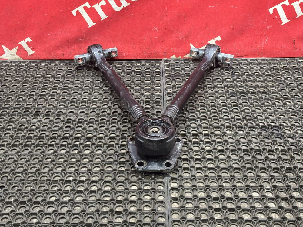 Тяга реактивная V-образная 2018г