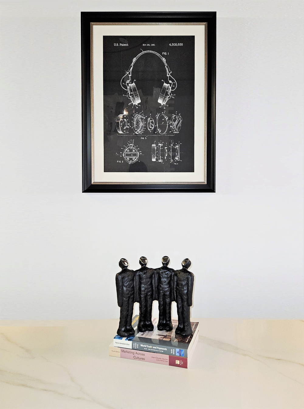 Статуэтка Figure decoration -Black