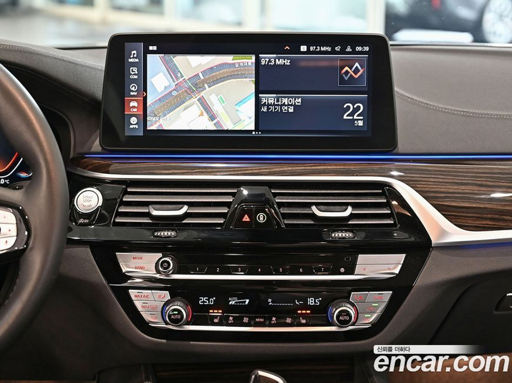 BMW 5 Series (G30) 520i Luxury (12.2022)