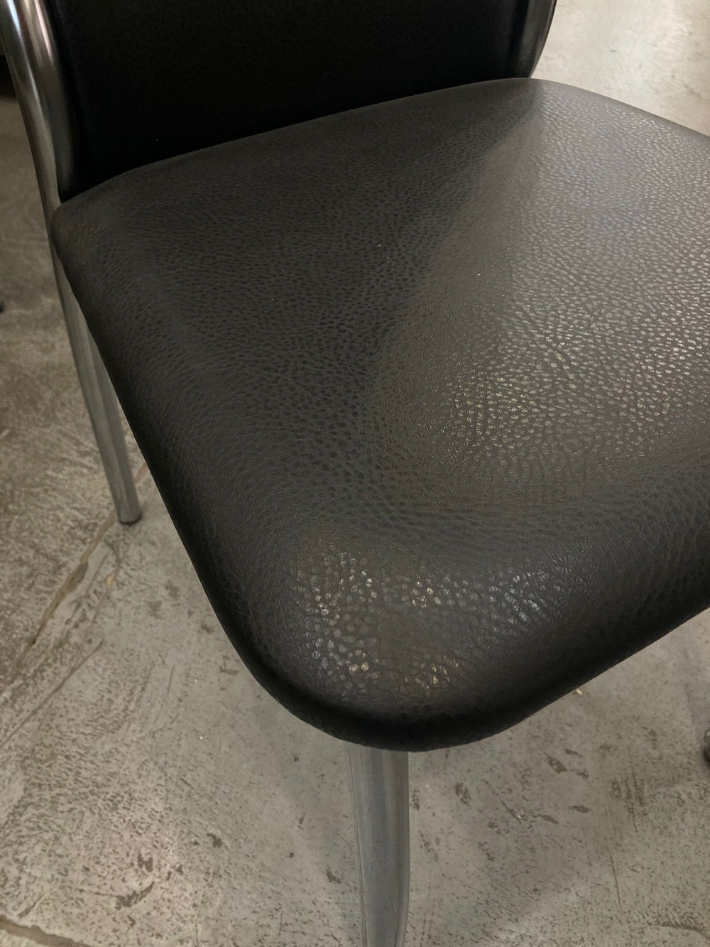 Стул Оскар каркас квадрат хром Основание экокожа черный