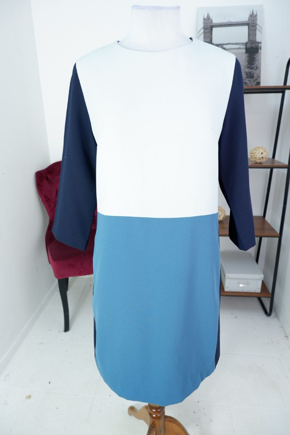 Платье RUXARA лаконичное 46 размер