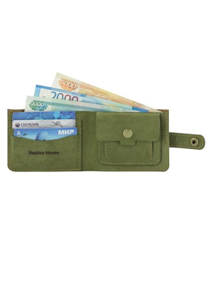 Фото портмоне Всевидящее око зеленая кожа, вид внутри с наполнением.