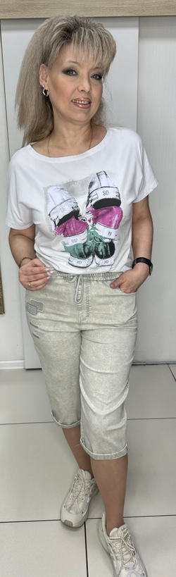 Светлые меланжевые капри