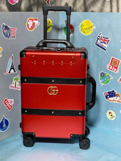 Дорожный чемодан Gucci