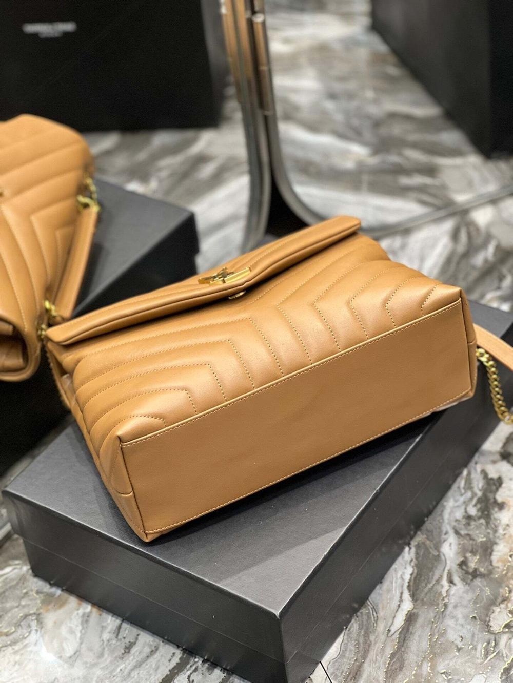 Yves Saint Laurent Loulou 32 cm