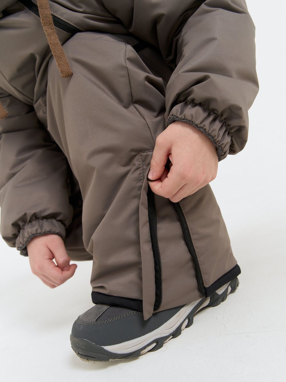 Комбинезон зимний с карманом "Кофе"