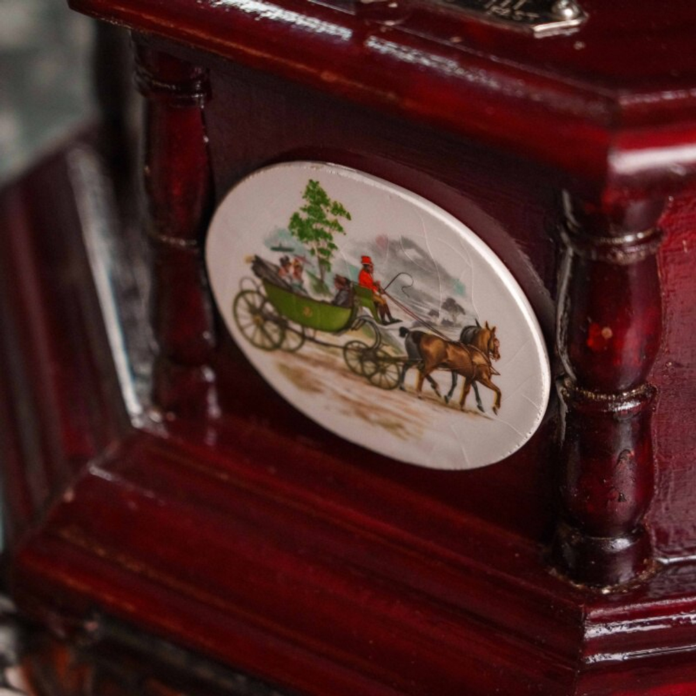 Настольный граммофон в классическом стиле