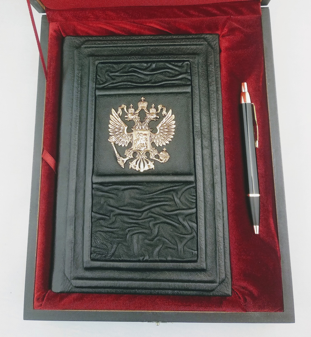Набор №10 "Ежедневник Герб РФ (из натуральной кожи со съемной обложкой) и ручка Parker"