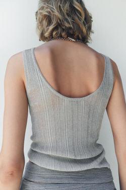 ZARA ТРИКОТАЖНЫЙ ТОП ТОНКОГО ЦВЕТА С БЛЕСТЯЩЕЙ НИТЬЮ, СЕРЕБРИСТЫЙ