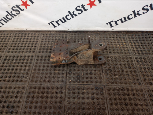 Кронштейн реактивной тяги