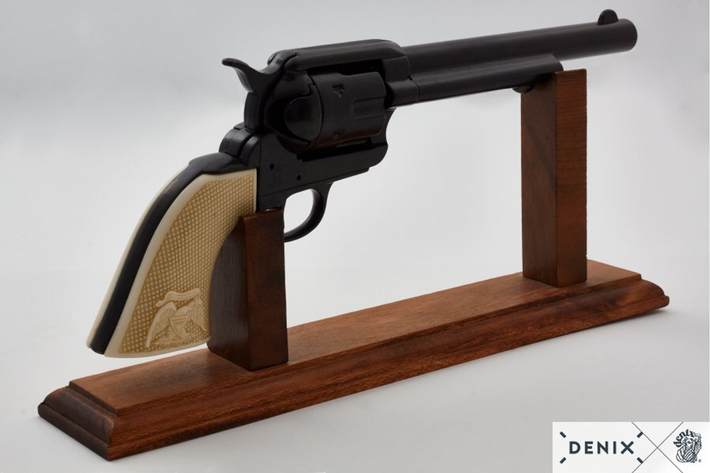 Револьвер Colt Peacemaker калибр .45, 7,5' США 1873 г., рукоять "под кость", Denix