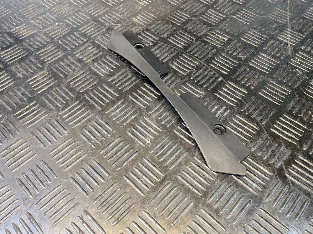 Пластик радиатора нижний Suzuki GSR400 (GK7DA)